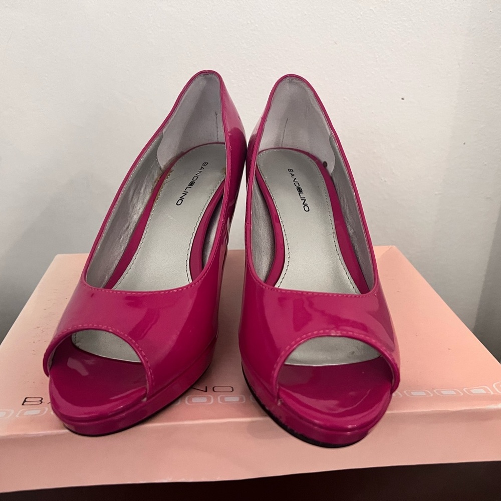 Bandolino Fuchsia Peep-Toe Heels
